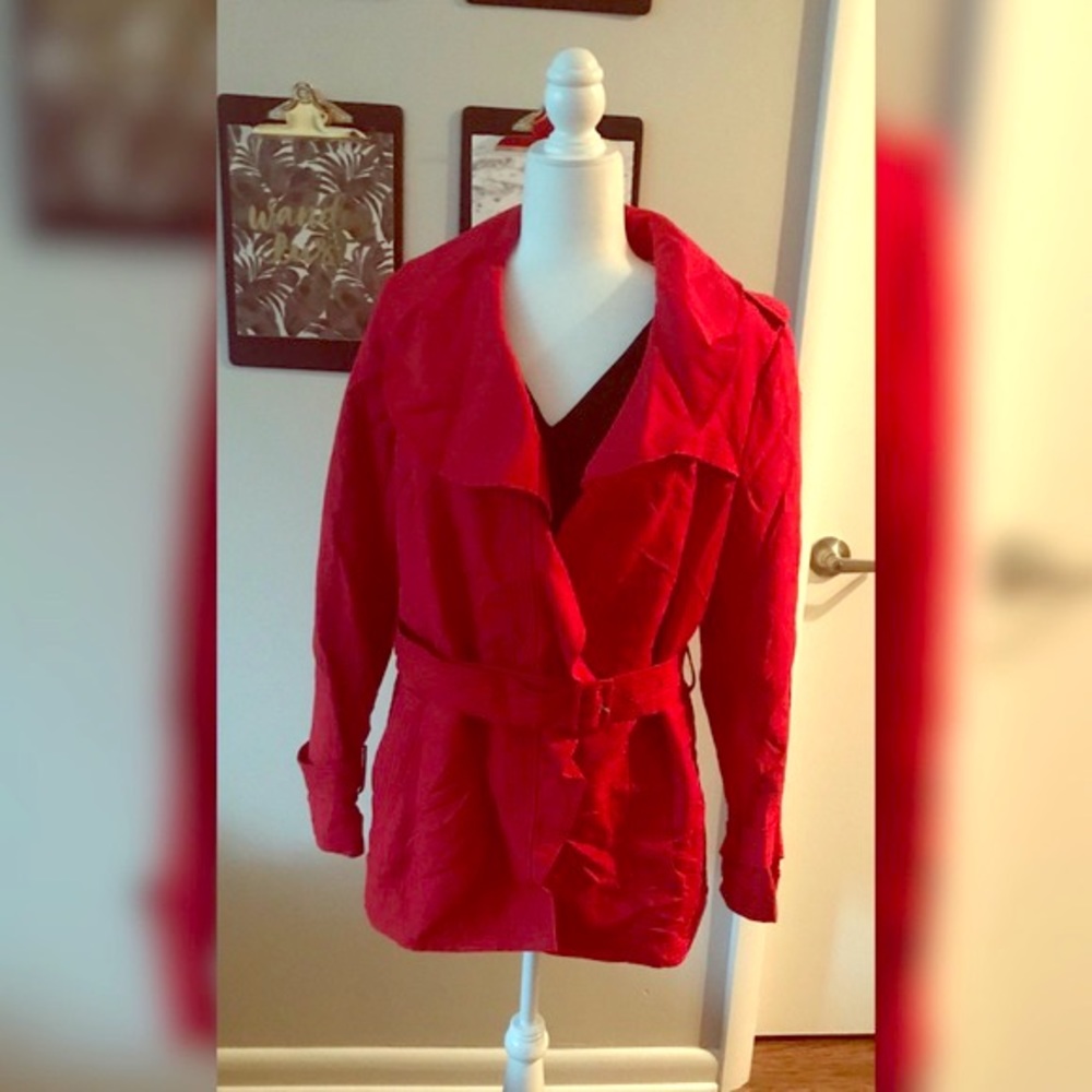Banana Republic Ruffled Red spring trench, size M